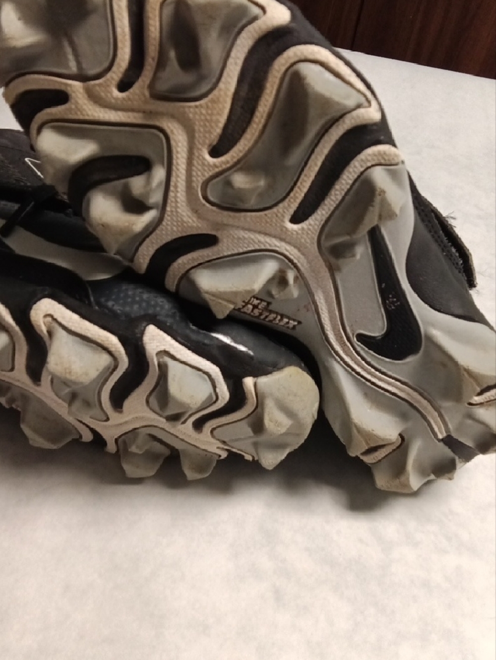 Nike Fast Flex Trout Sports Performance 27 Youth Football Cleats Size 1.5Y - Picture 4 of 7